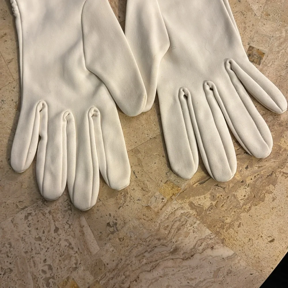 Vintage 50s 60s white ladies gloves ruffle